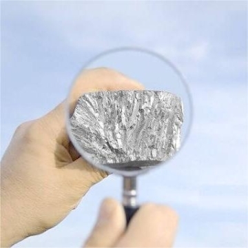 What are the chemical and physical properties of aluminum?